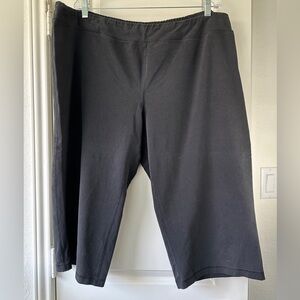 Athletic Works Black Women's Capri Pants